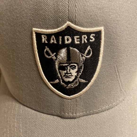 💜MINIMUM 5 ITEMS BUNDLED TO PURCHASE at $6 💜category - Picture 2 of 8